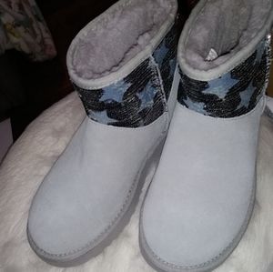 UGG CLASSIC MINI SEQUIN STARS Size 7